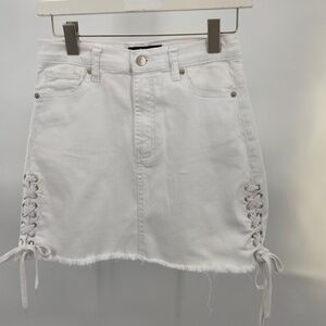 Akira white skirt size Small